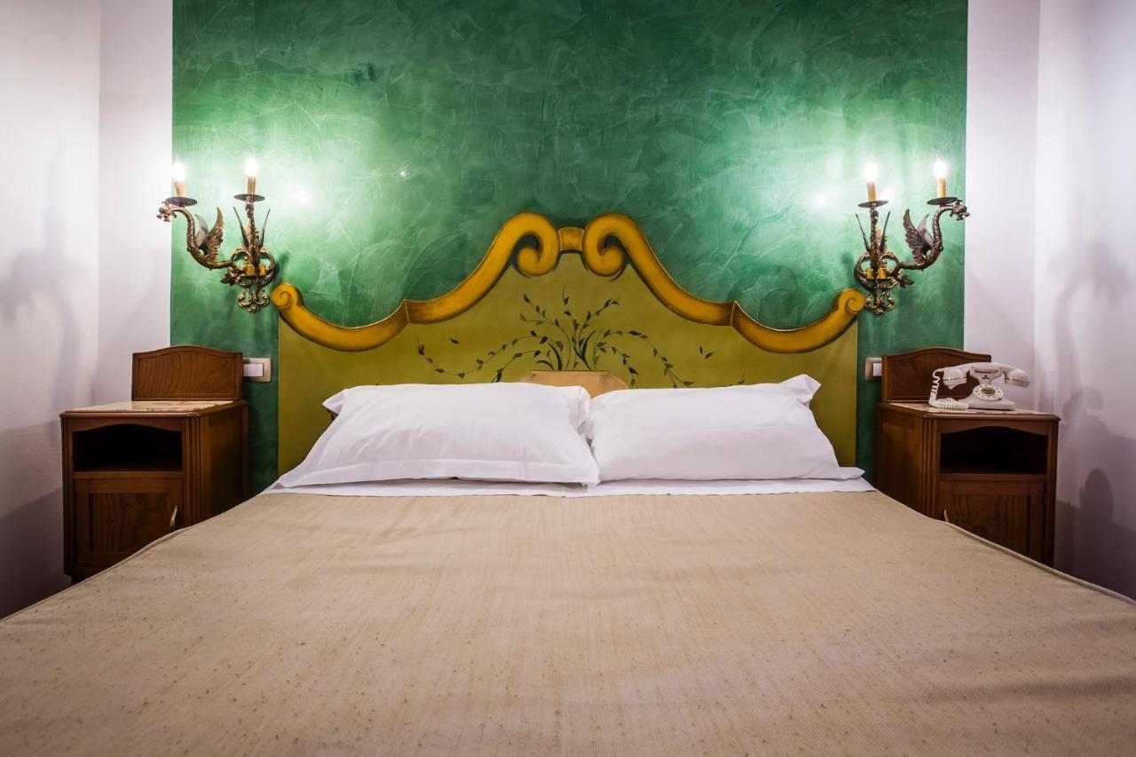 Bed and Breakfast Palazzo Giunta - Porta Marina Ortigia Сиракузы Экстерьер фото