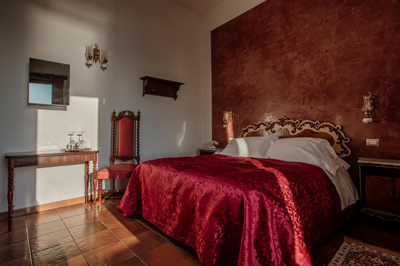 Bed and Breakfast Palazzo Giunta - Porta Marina Ortigia Сиракузы Экстерьер фото