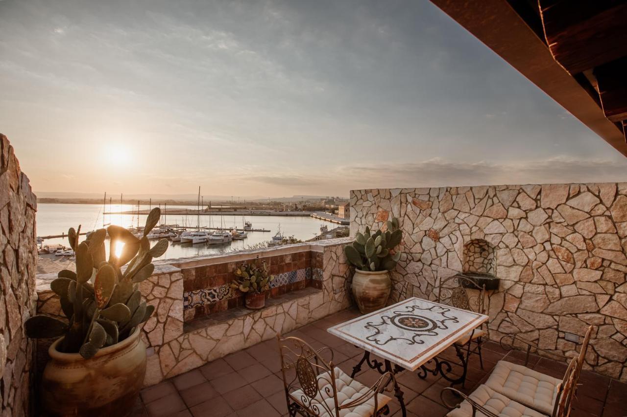 Bed and Breakfast Palazzo Giunta - Porta Marina Ortigia Сиракузы Экстерьер фото