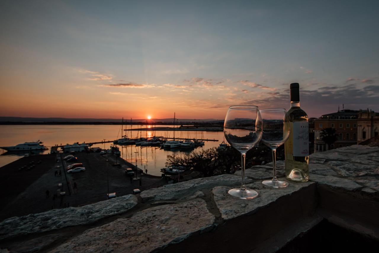Bed and Breakfast Palazzo Giunta - Porta Marina Ortigia Сиракузы Экстерьер фото