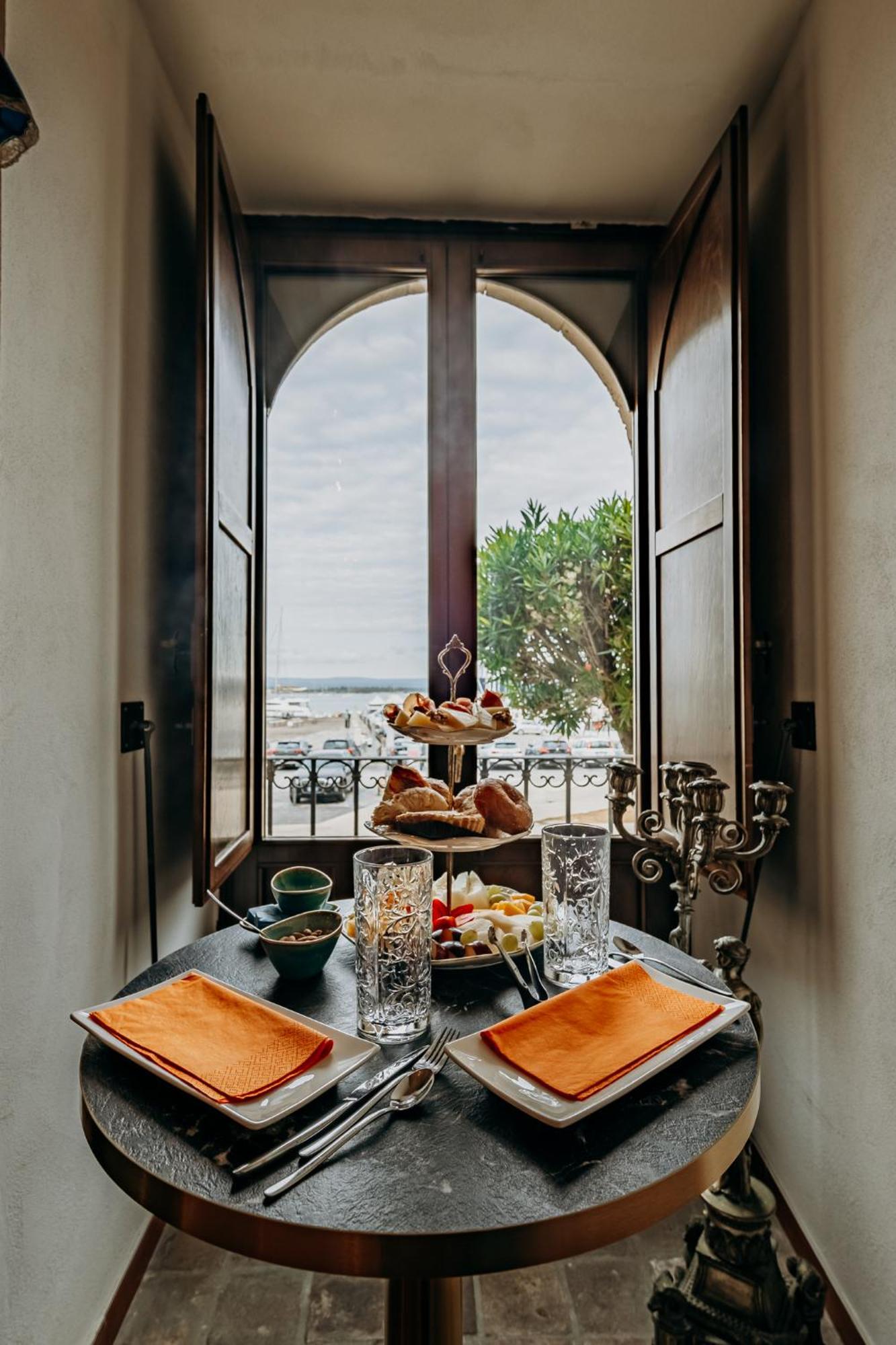 Bed and Breakfast Palazzo Giunta - Porta Marina Ortigia Сиракузы Экстерьер фото