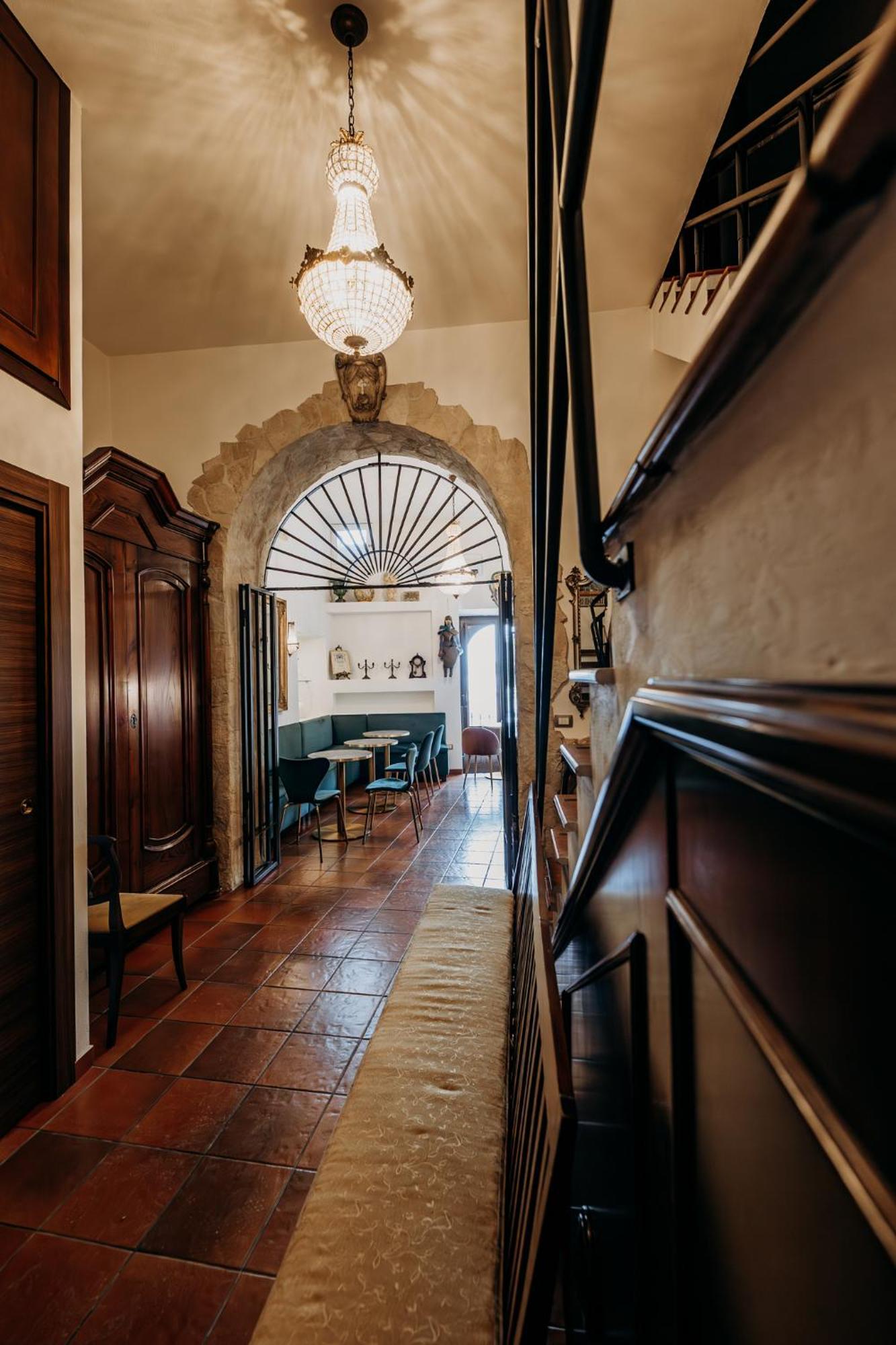 Bed and Breakfast Palazzo Giunta - Porta Marina Ortigia Сиракузы Экстерьер фото