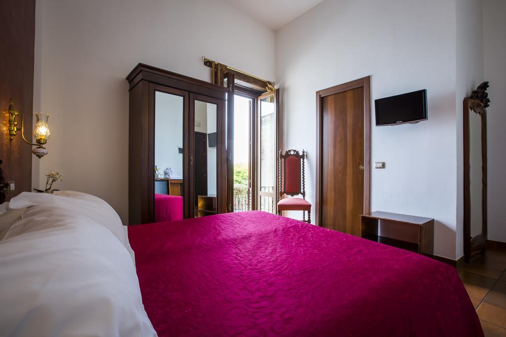 Bed and Breakfast Palazzo Giunta - Porta Marina Ortigia Сиракузы Экстерьер фото