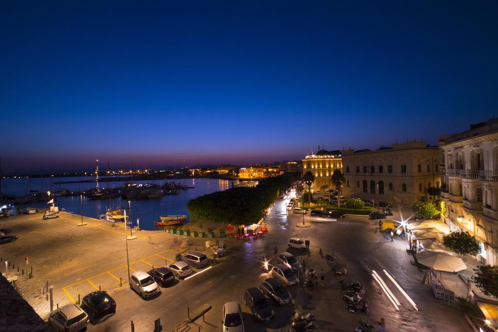 Bed and Breakfast Palazzo Giunta - Porta Marina Ortigia Сиракузы Экстерьер фото