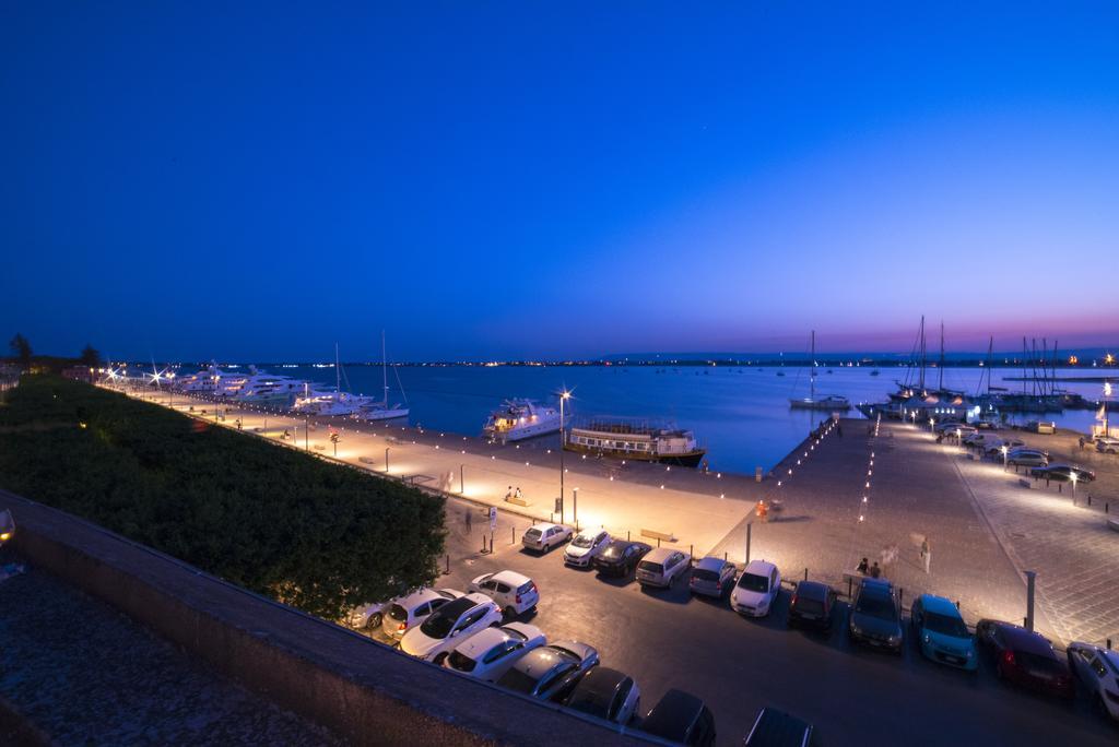 Bed and Breakfast Palazzo Giunta - Porta Marina Ortigia Сиракузы Экстерьер фото
